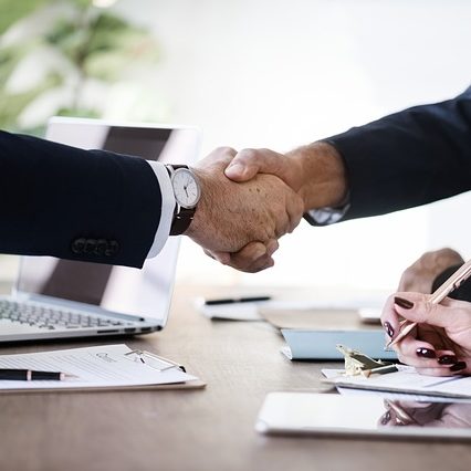 ea34b7082afd043ecd0b470de7444e90fe76e7d01db6124891f7c7_640_handshake-1